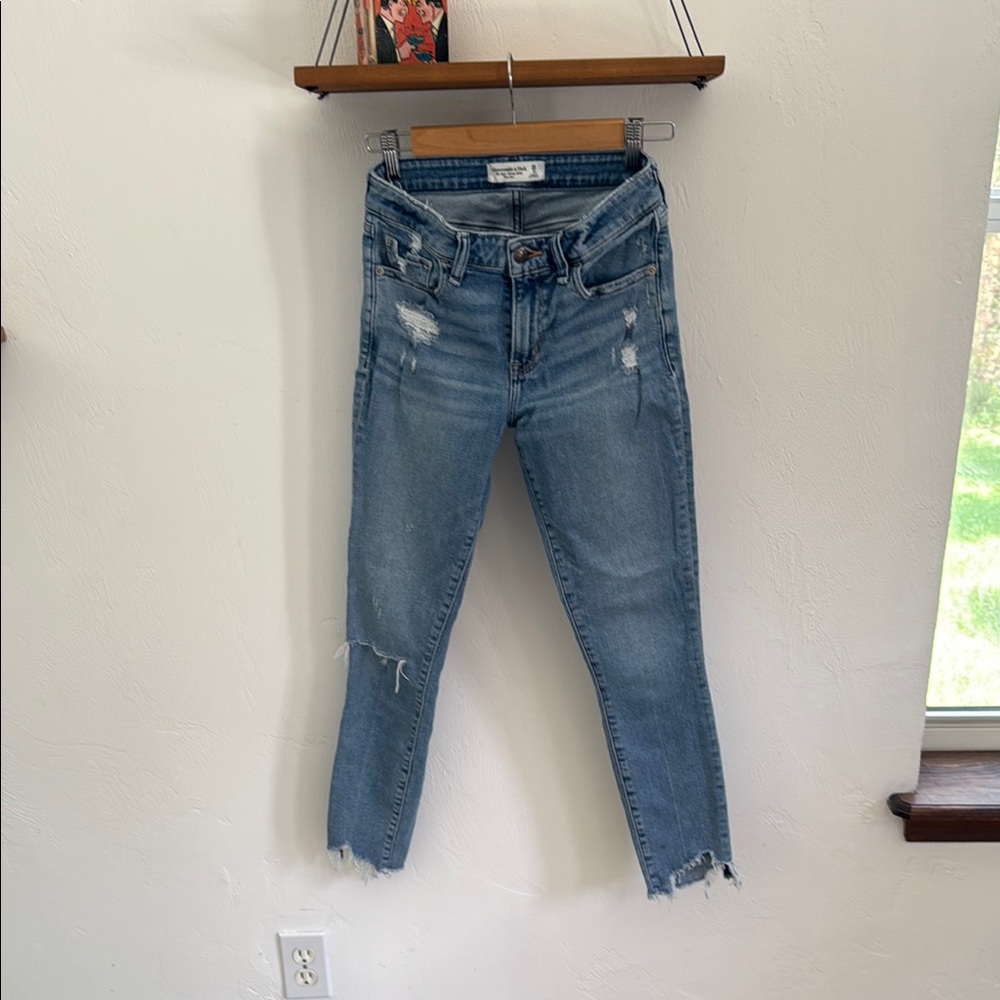 Abercrombie & Fitch - the super skinny ankle mid rise jeans